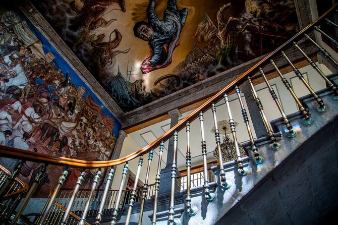 PRIVATE Tour Chapultepec Castle - The views from the hilltop