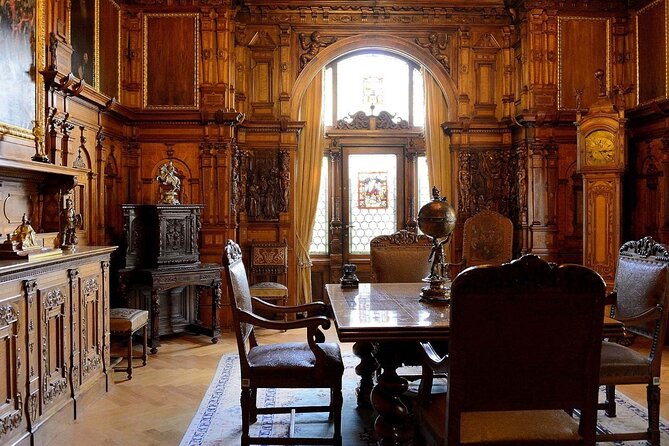 Private Tour in Bran Castle, Peles Castle, and Brasov - What the private minivan changes