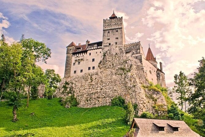 Private Tour to Dracula's Castle, Brașov City & Peleș Castle - One day from Bucharest to three Transylvanian icons