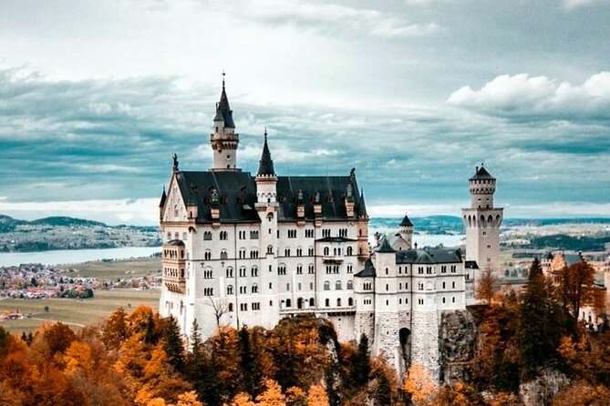 Private Tour to Neuschwanstein Castle & Linderhof from Munich - The drive to Neuschwanstein and the first castle visit