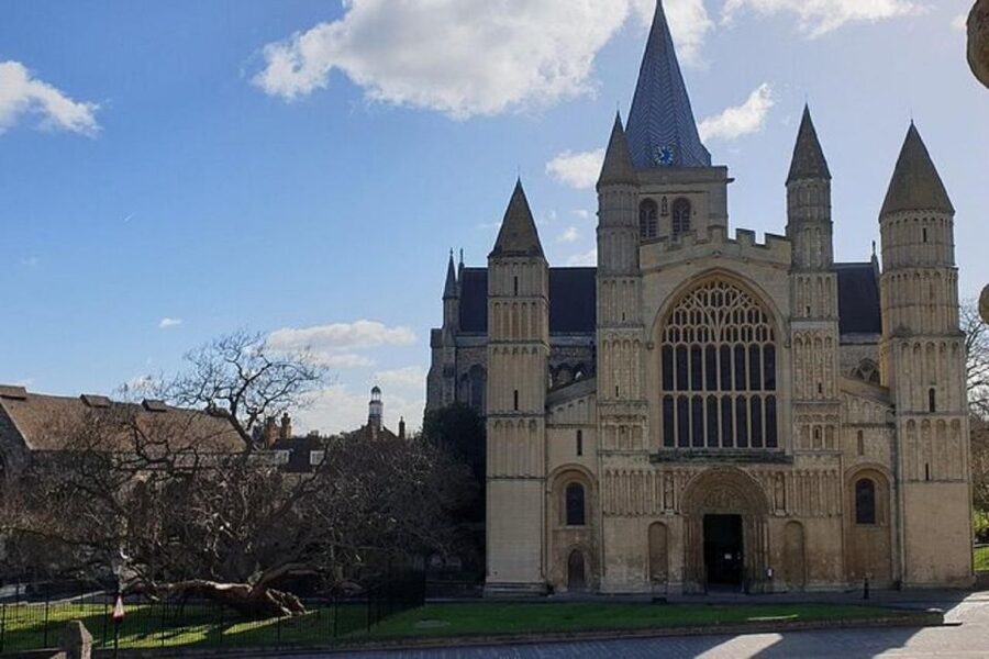 Private tours to Leeds Castle, Canterbury, White Cliffs - A former history teacher behind the wheel
