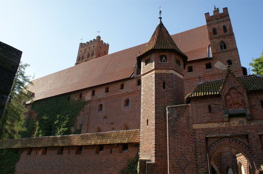 Private transportation to the Malbork Castle from Gdansk - What the audio guide changes