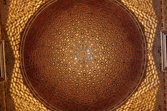 Private Walking Tour Alcazar and Cathedral in Sevilla - The Royal Alcázar in 90 focused minutes