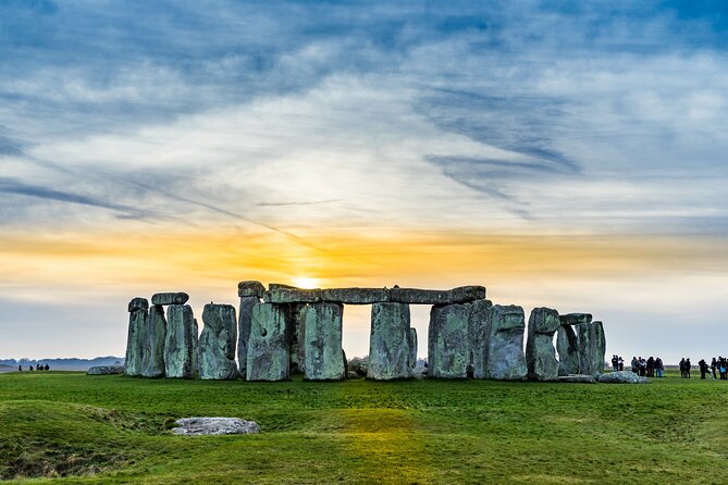 Private Windsor Castle, Stonehenge, The City of Bath Day Tour - Fleet Services: a practical lunch stop