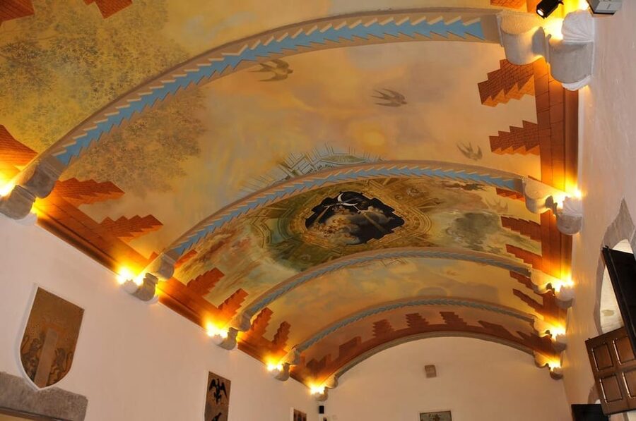 Púbol: Gala-Dalí Castle Entry ticket - Restored Rooms With Dalí’s Personal Touch