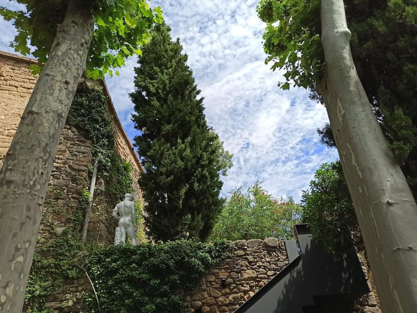 Púbol: Gala-Dalí Castle Entry ticket - Who Will Enjoy This Castle Most