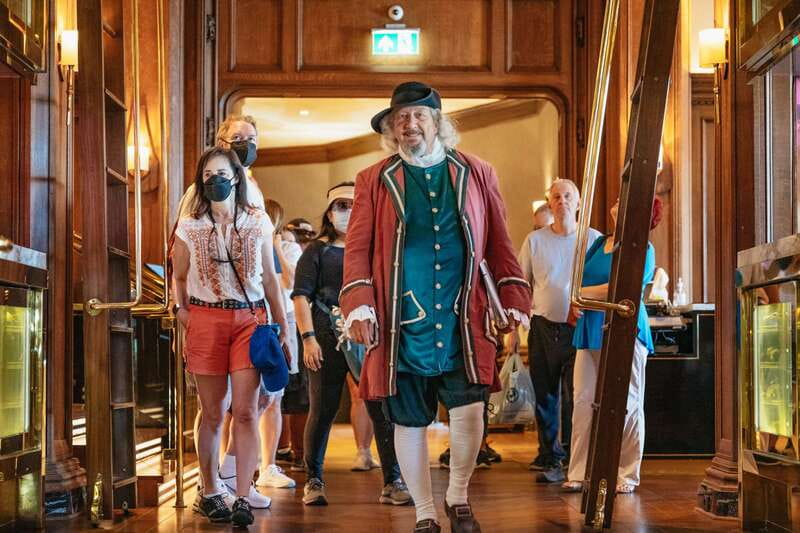 Quebec City: Guided Tour of Fairmont Le Château Frontenac - Is one hour long enough?
