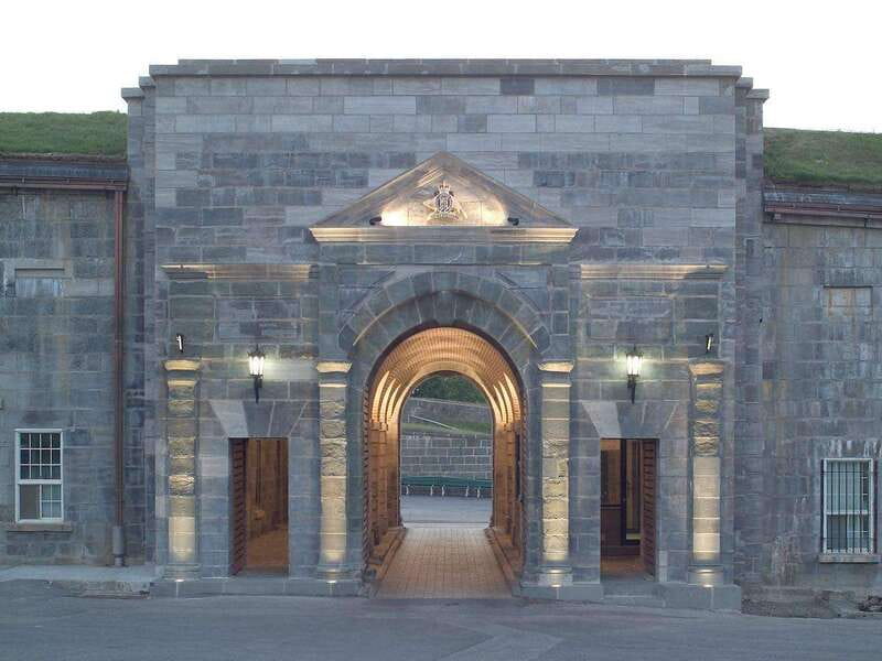 Quebec: La Citadelle de Québec Ticket and Guided Tour - Why La Citadelle feels different from a standard museum