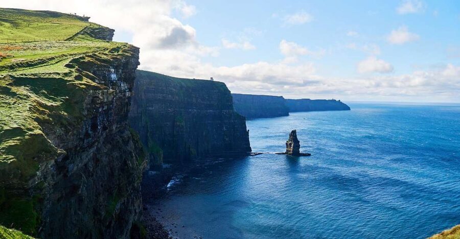 Rail Tour: The Cliffs of Moher & Bunratty Castle Tour - Why this rail and coach tour works