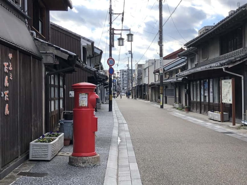 Ride around the Castle. Slurp like a Local - Food stops: ekisoba, taiyaki, and the breakfast option