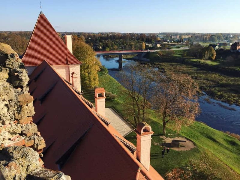 Riga: Bauska Castle, Rundale Palace and Hill of Crosses Trip - What makes this day trip worth considering