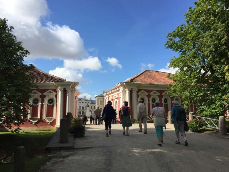 Riga: Bauska Castle, Rundale Palace and Hill of Crosses Trip - A full day beyond Riga