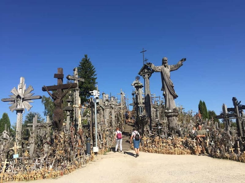 Riga: Bauska Castle, Rundale Palace and Hill of Crosses Trip - The Hill of Crosses: one hour in Lithuania