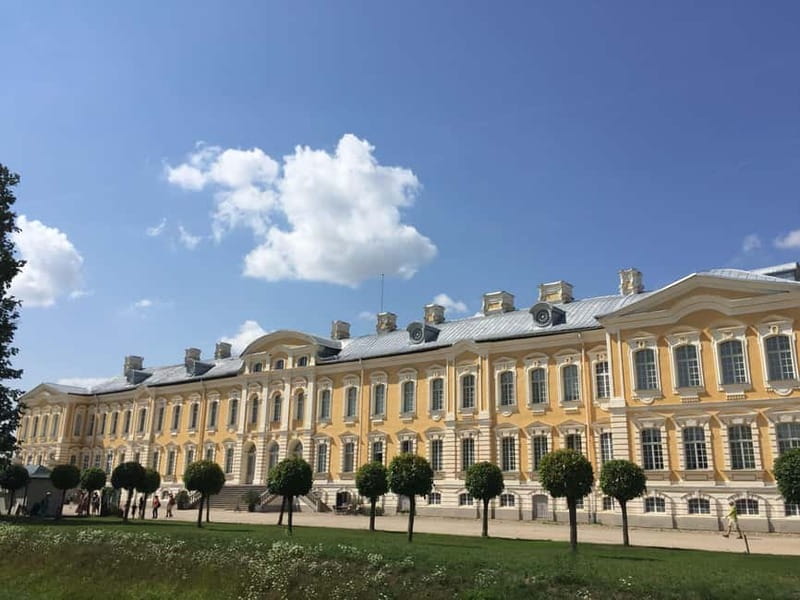 Riga: Bauska Castle, Rundale Palace and Hill of Crosses Trip - Meeting at St. Peter’s Church