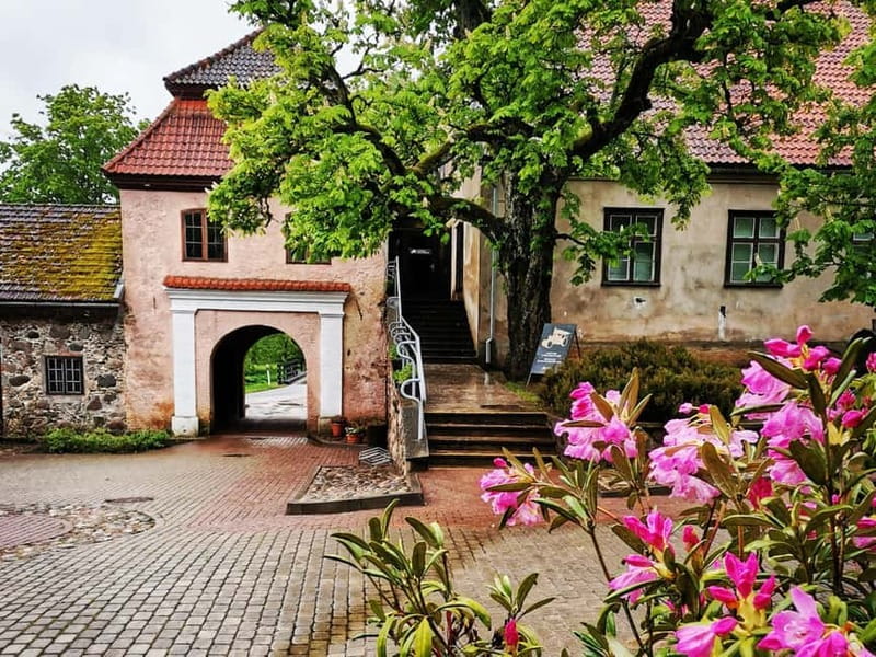 Riga: Nearby Manors and Castles Tour - Jaunpils Castle and the year 1301