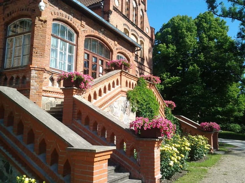 Riga: Nearby Manors and Castles Tour - Tukums, rose gardens, and old-town stories