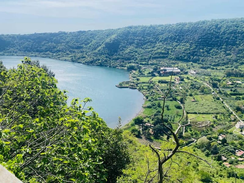 Rome E-Bike Tour: Roman Castles, Villages and Lake Views - Meeting the Guide Near the Tiber