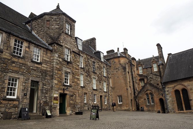 Rosslyn Chapel, Dunfermline Abbey and Stirling Castle Day Tour - The guides shape the whole day