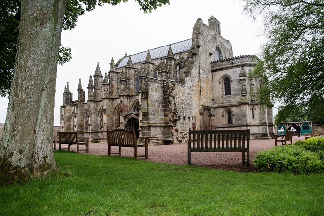 Rosslyn Chapel, Dunfermline Abbey and Stirling Castle Day Tour - Stirling Castle gives the day its grand centerpiece