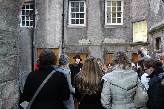Royal Mile and Edinburgh Castle - Small Group Walking Tour - Parliament Square and John Knox House
