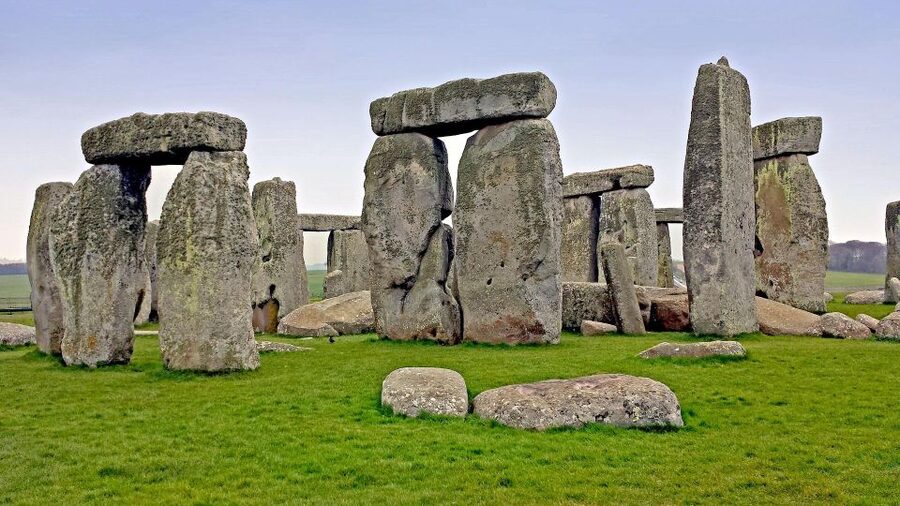 Royal Windsor Castle and Stonehenge Private Tour with passes - Windsor Castle: royal rooms with real working purpose