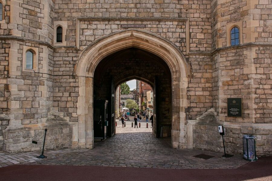 Royal Windsor Castle Tour Private including tickets - Queen Mary’s Doll’s House rewards close attention