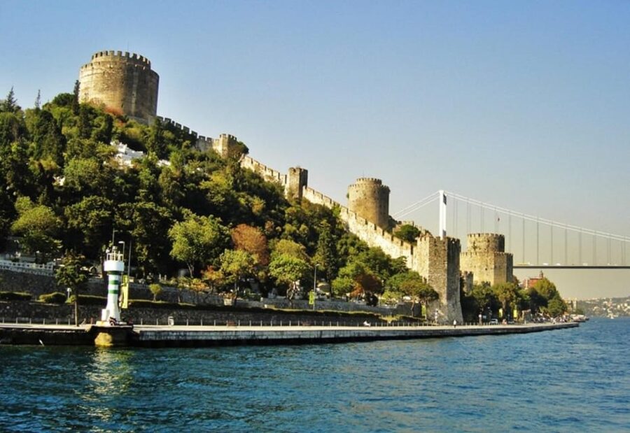 Rumeli Fortress Skip-the-Line Ticket with Audio Guide - Using the audio guide at your own speed