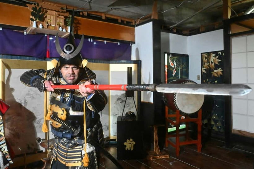 Samurai Armor & Sword experience with phot near Osaka Castle - A samurai lesson, not just a costume photograph