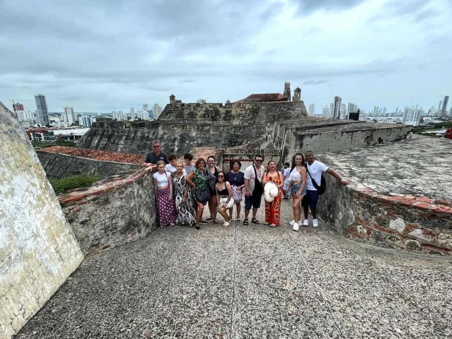 San Felipe Castle and Getsemani Walking Tour with tickets - The 10 to 15 minute walk to San Felipe Castle