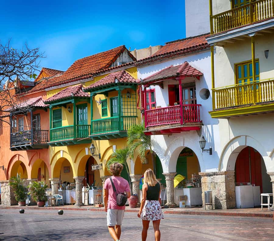 San Felipe Castle and Getsemani Walking Tour with tickets - Getsemaní’s murals, balconies, and local character