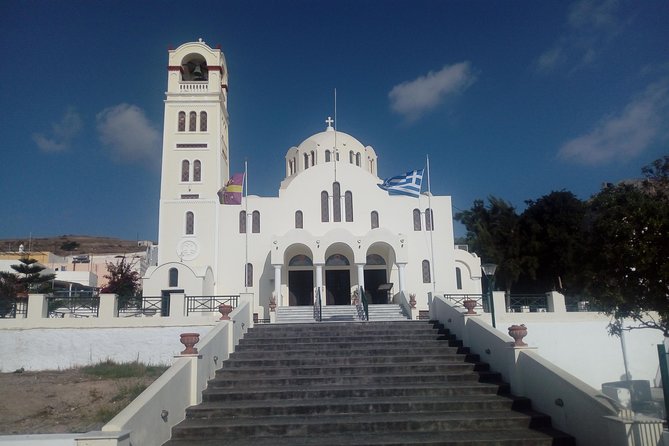 Santorini Highlights and Venetian Castles Small-Group Day Tour - Two hours at Perivolos Black Sand Beach