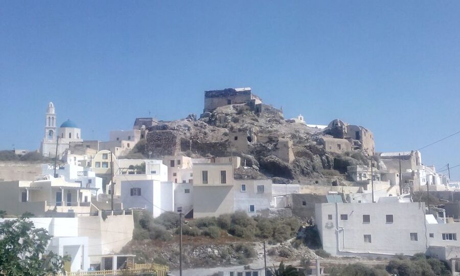 Santorini: Small-Group Highlights Tour of Venetian Castles - Oia sunset, beautiful but busy