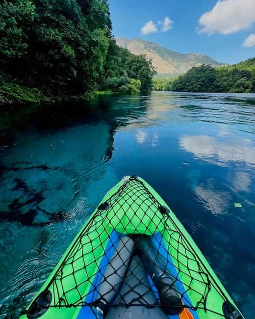 Sarande: Blue Eye Kayak and walking tour & Lekursi Castle - What the 80-minute lake session is really like