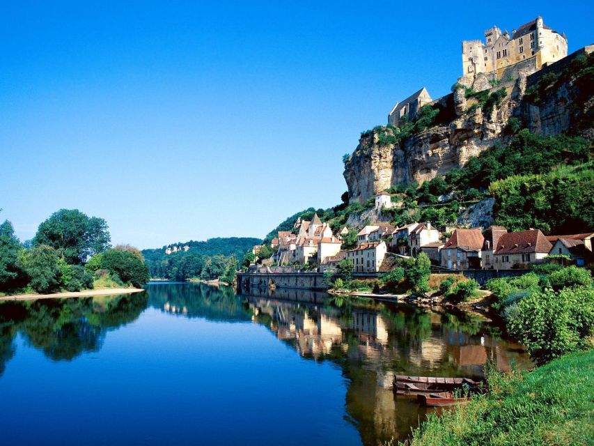Sarlat : Private tour to Prehistoric Cave + Medieval Castle - From Paleolithic fire to medieval stone