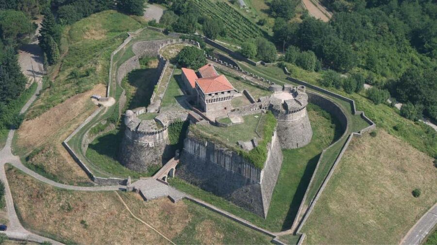 Sarzana: pesto experience at Sarzanello Fortress - Who will get the most from this experience