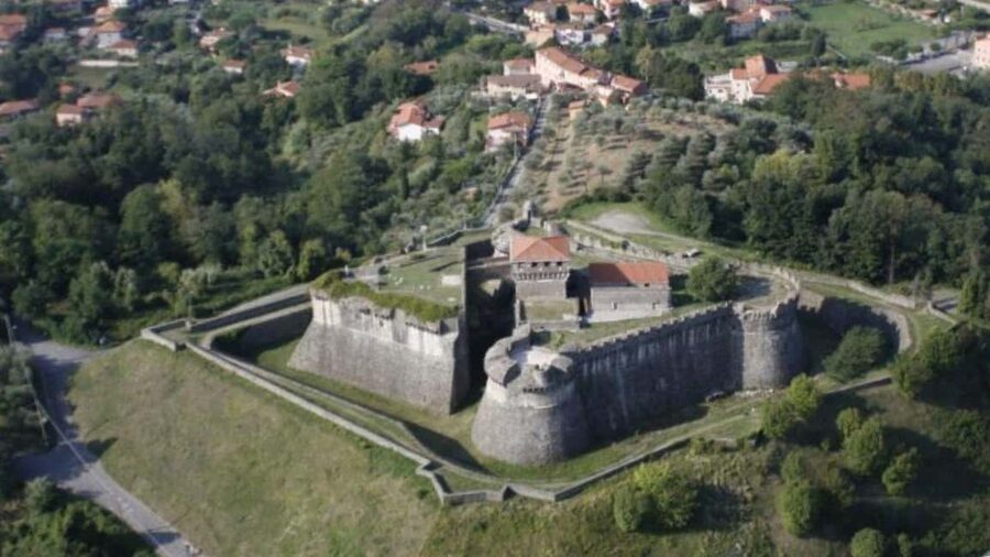 Sarzana: pesto experience at Sarzanello Fortress - Should you book the Sarzanello Fortress pesto class?
