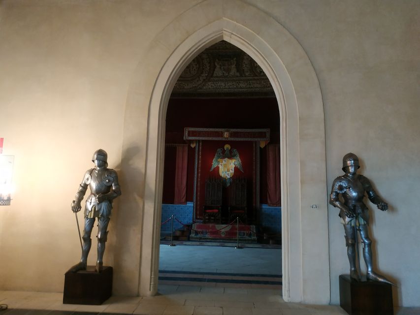 Segovia: Guided Walking Tour with Alcázar Entry - Timing, meeting details, and accessibility
