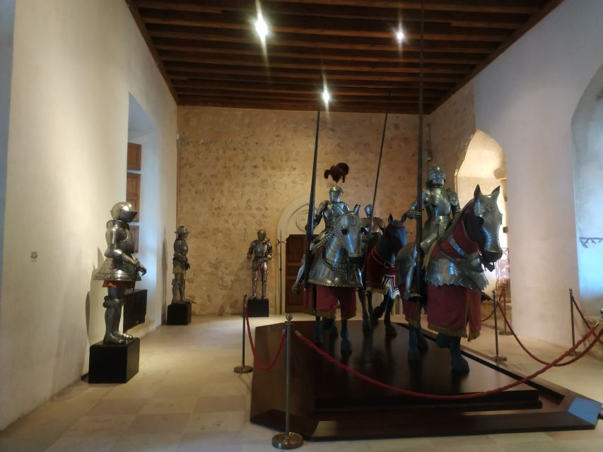Segovia: Guided Walking Tour with Cathedral & Alcázar Entry - Small details that make the day easier