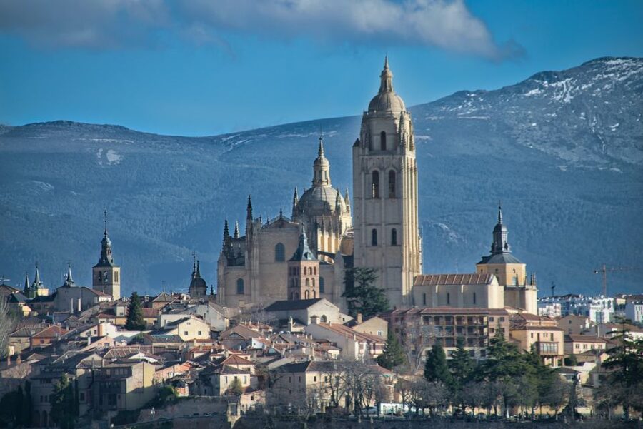 Segovia: Private City Walking Tour with Alcázar of Segovia - Starting beside Segovia’s Roman aqueduct