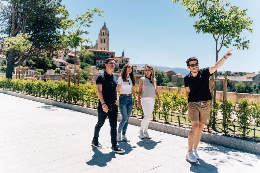 Segovia Private Guided Visit & Alcazar with High Speed Train - Should you book it?