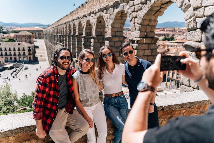 Segovia Private Guided Visit & Alcazar with High Speed Train - The Roman Aqueduct: Segovia’s unforgettable first sight
