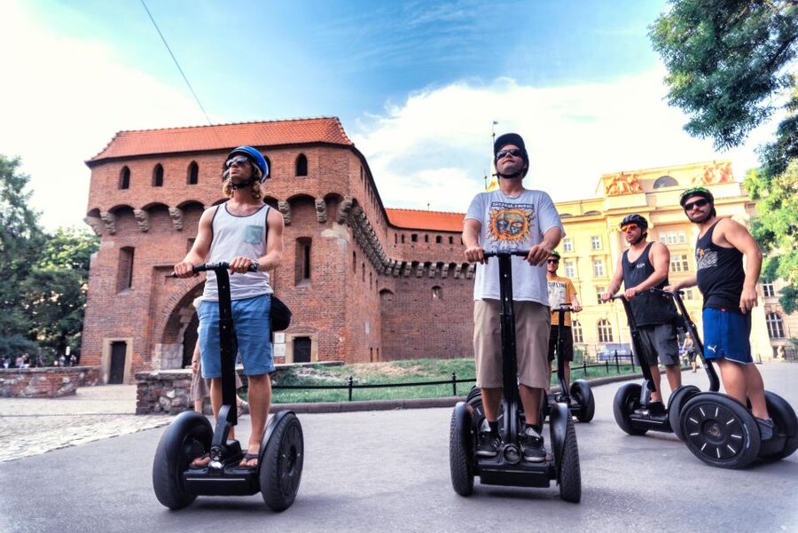 Segway Tour Krakow: Grand Tour (Old Town + Wawel Castle) - Reaching Wawel Castle and Wawel Hill