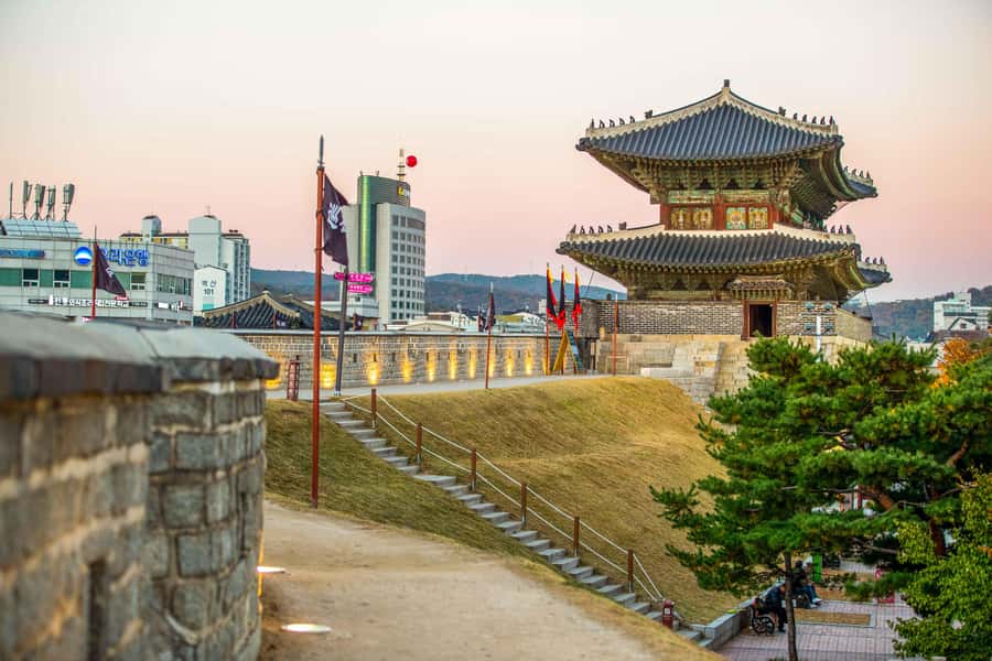 Seoul : Suwon Hwaseong Fortress+Starfield Library+Waujeongsa - Starfield Library, Suwon’s modern photo stop