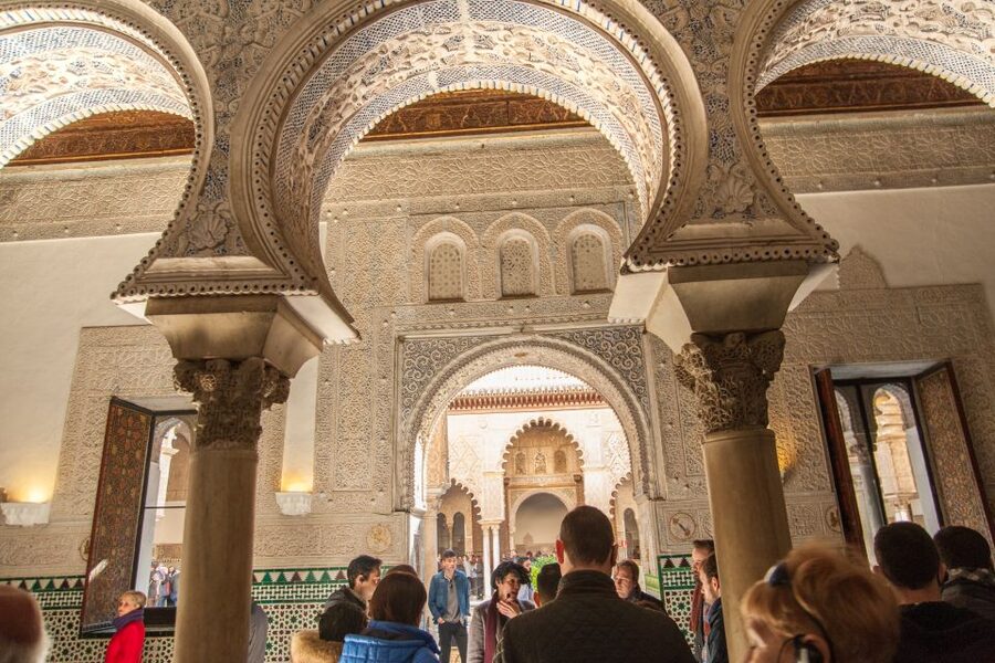 Seville: Alcázar and Cathedral Entry Ticket and Guided Tour - Meeting point, timing, and small details that matter