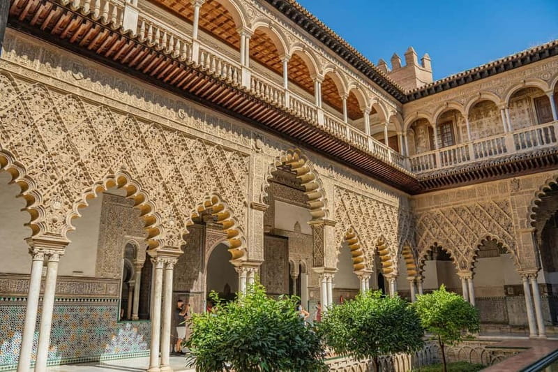 Seville: Alcázar, Cathedral, and Giralda Small-Group Tour - The Giralda climb and Seville from above