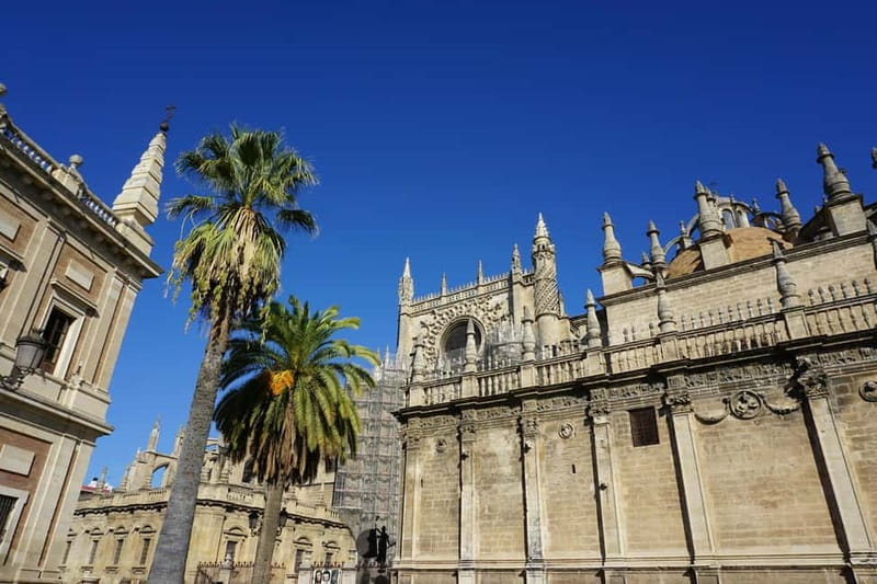 Seville: Alcázar, Cathedral, and Giralda Small-Group Tour - Who should book this tour