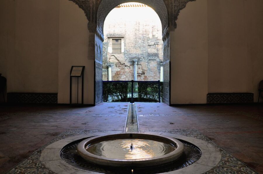 Seville: Alcazar & Cathedral Skip-the-Line Guided Tour - Seville Cathedral: scale, faith, and a short guided introduction