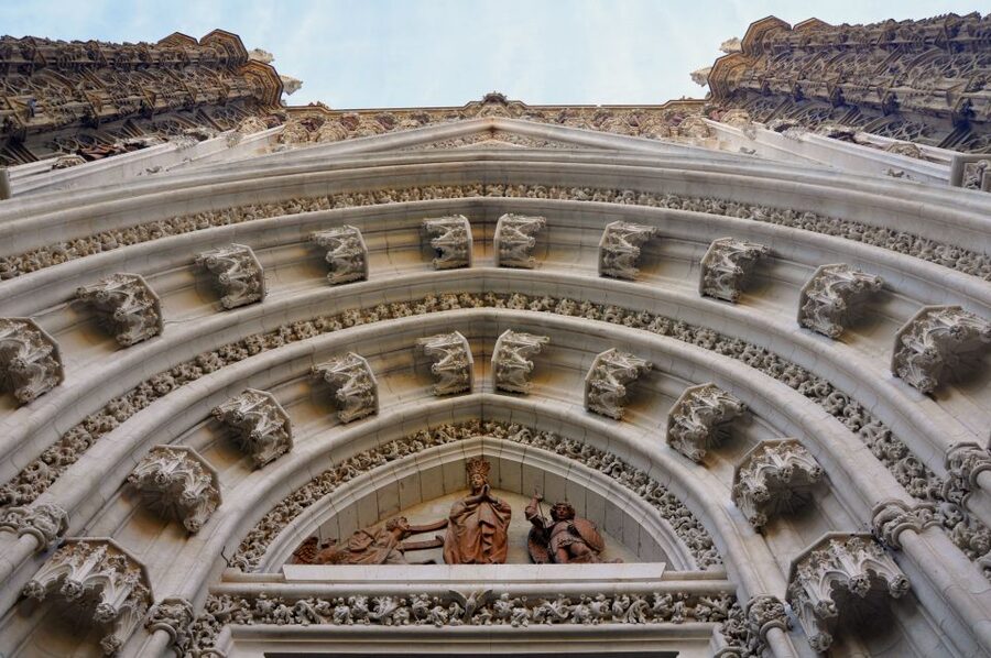 Seville: Alcazar & Cathedral Skip-the-Line Guided Tour - The Alcázar: royal rooms and layered design