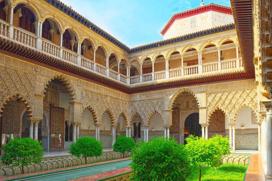Seville: Alcázar Fast-Track Access with Guided Tour - Shared or private tour?