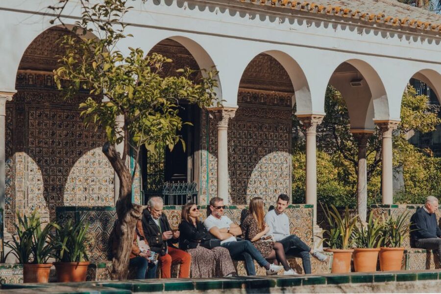 Seville: Alcázar Fast-Track Access with Guided Tour - Inside the Alcázar: a lesson in mixed styles